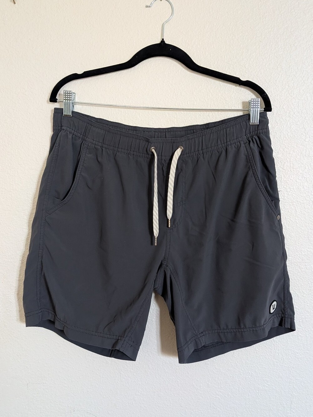 Vuori Kore 7" Lined Short (Men) - Charcoal